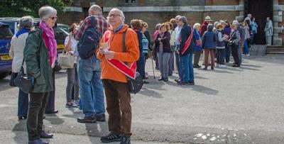 A long queue outside the Free Church