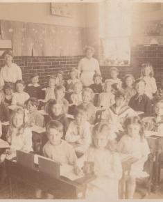 Garden Suburb School - class 1914