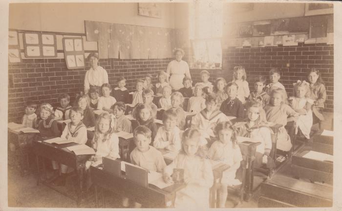 Garden Suburb School - class 1914