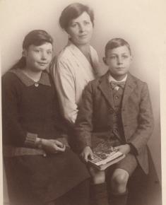 Edith, Annie &amp; Frank Faulkner