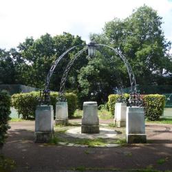 Lutyens Memorial to Henrietta Barnett