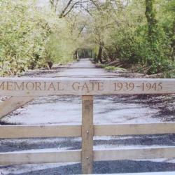 WW2 Memorial Gate (as new)